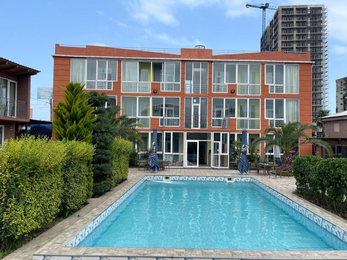 Hotel Buta Batumi Bagian luar foto