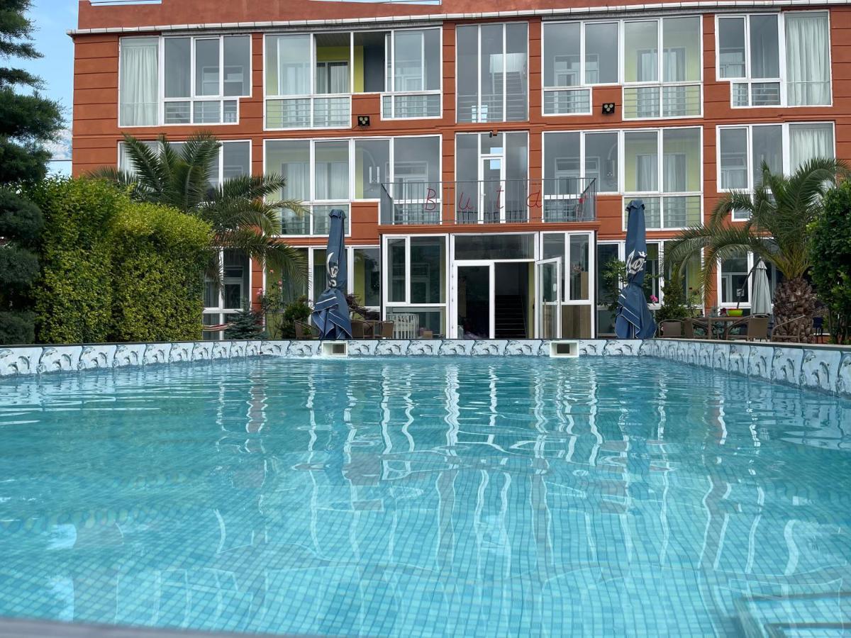 Hotel Buta Batumi Bagian luar foto