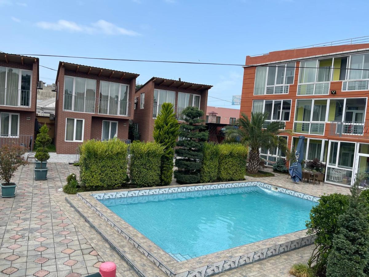 Hotel Buta Batumi Bagian luar foto