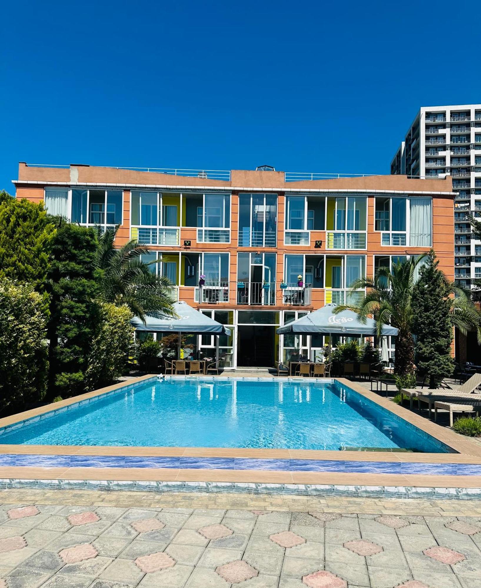 Hotel Buta Batumi Bagian luar foto