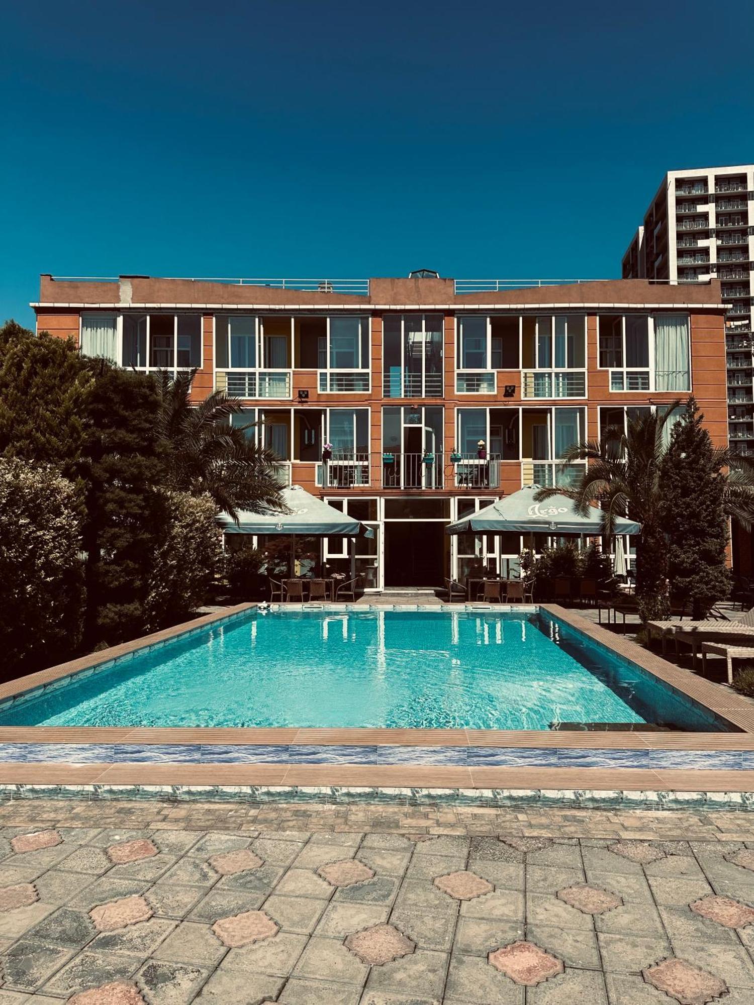Hotel Buta Batumi Bagian luar foto
