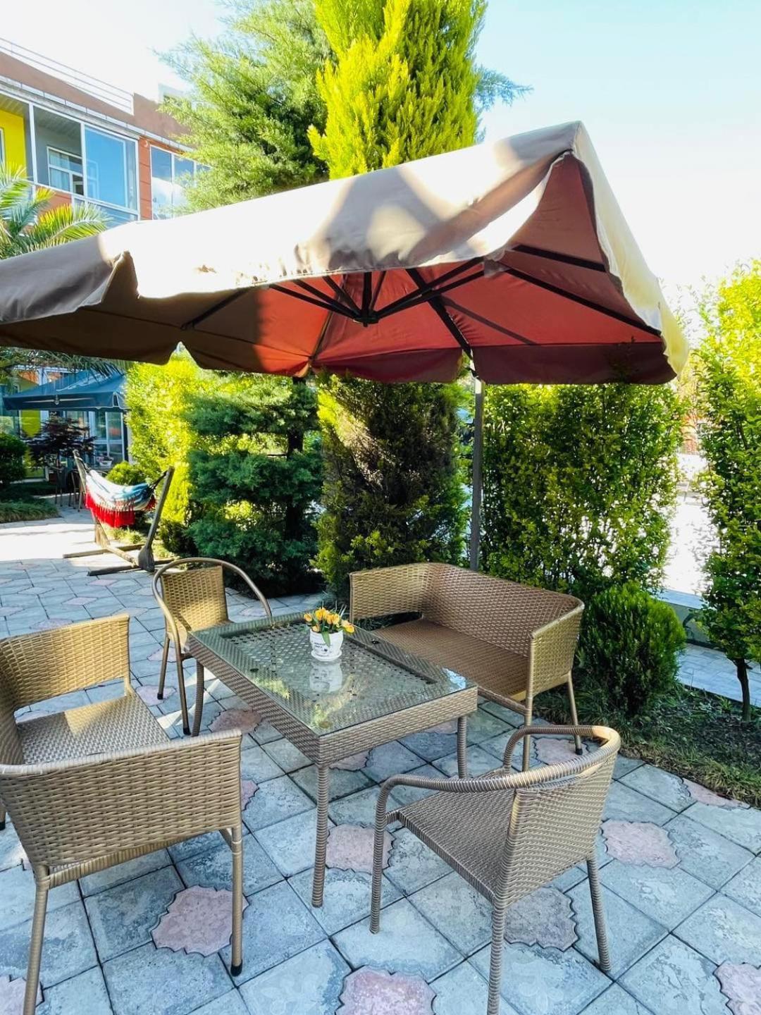 Hotel Buta Batumi Bagian luar foto
