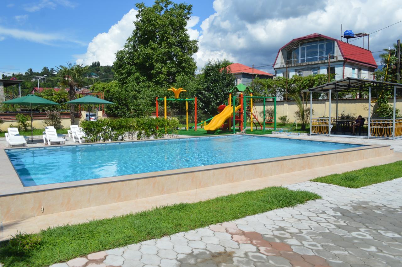 Hotel Buta Batumi Bagian luar foto