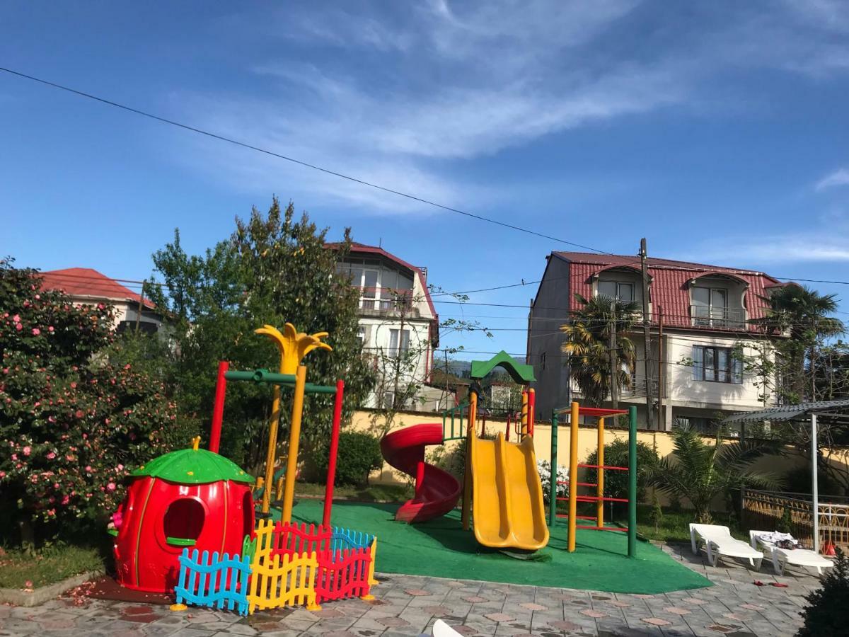 Hotel Buta Batumi Bagian luar foto