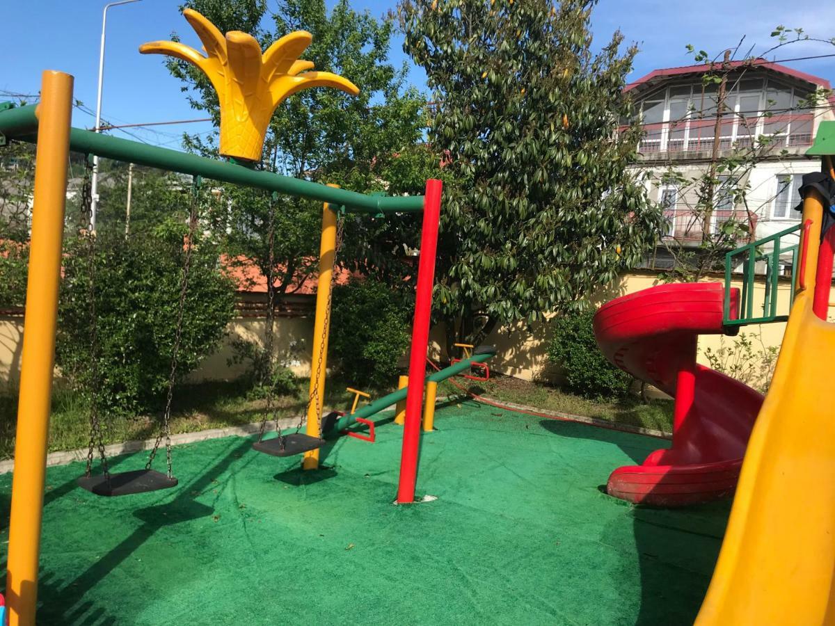 Hotel Buta Batumi Bagian luar foto